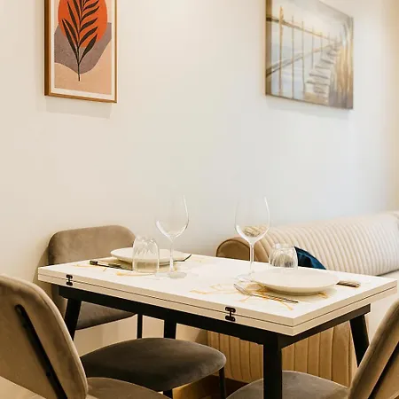 Modern Blloku Area Self Check-in Daire Tiran