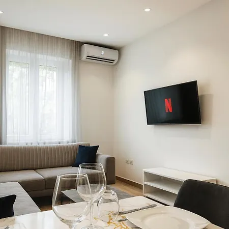 Apartman Modern Blloku Area Self Check-in *